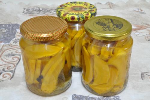 Dýně Hokaidó v jemném sladkokyselém nálevu  – Střední recept z Česko kuchyně, hotový za 45 - 60 minut